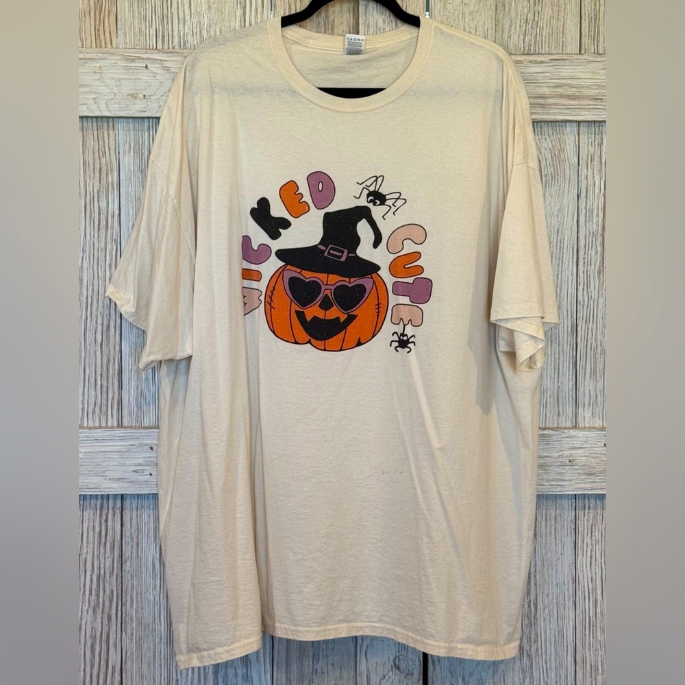 Fruit of the Loom Cream HD Cotton Tee w/Wicked Cute Pumpkin. Sz 3XL